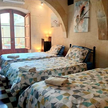 Ta Majsi Farmhouse With Indoor Heated Pool San Lawrenz Kültér fotó