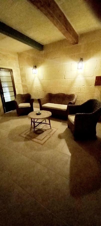 Ta Majsi Farmhouse With Indoor Heated Pool San Lawrenz Kültér fotó