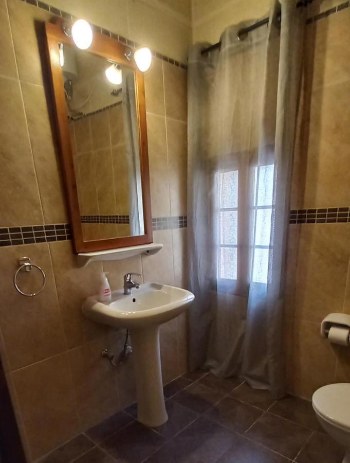 Ta Majsi Farmhouse With Indoor Heated Pool San Lawrenz Kültér fotó