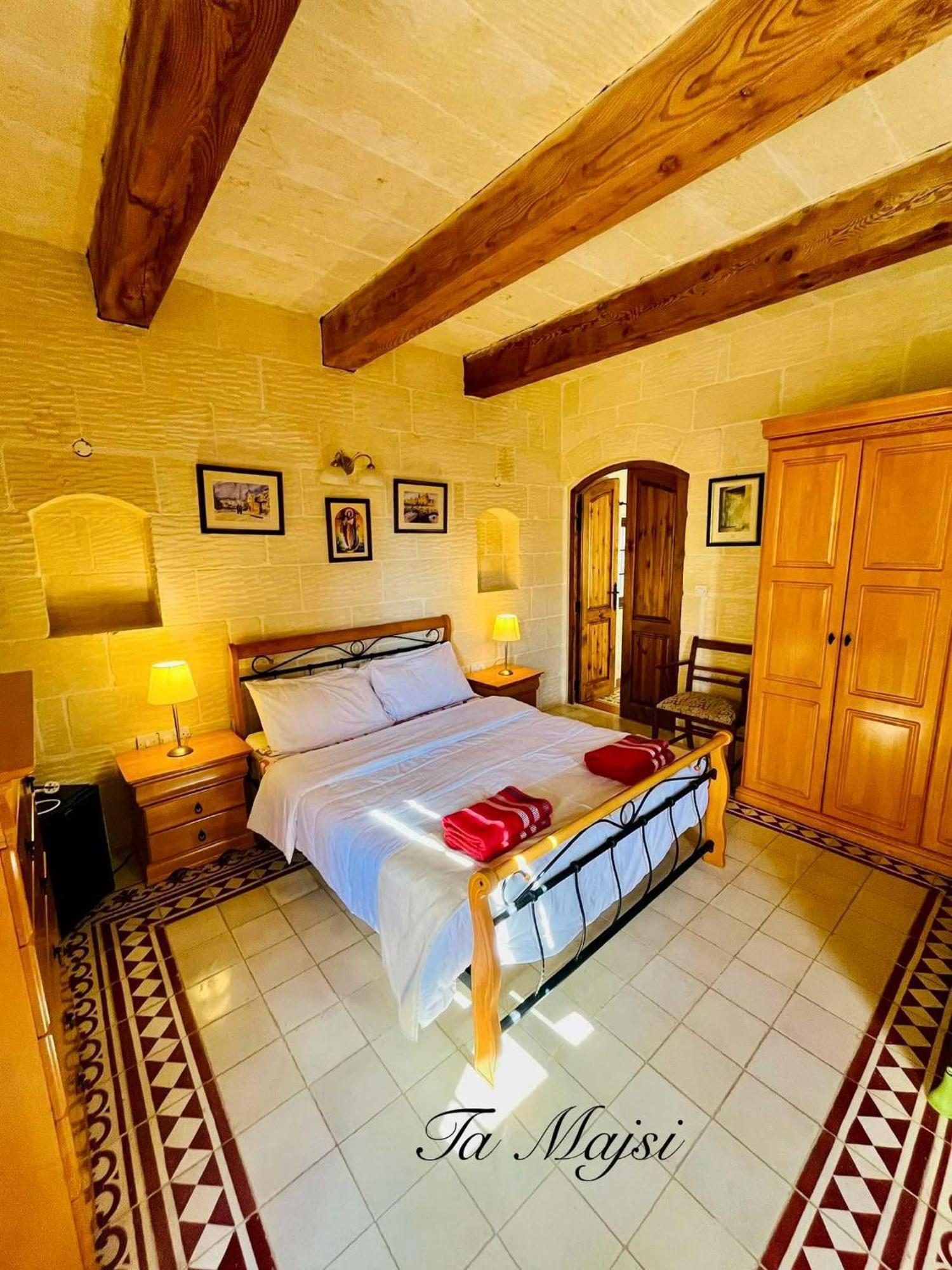 Ta Majsi Farmhouse With Indoor Heated Pool San Lawrenz Kültér fotó